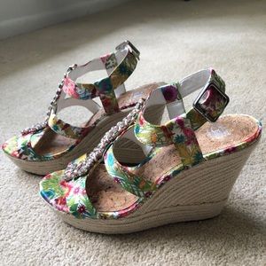Gianni Bini Floral Wedges  Size 9